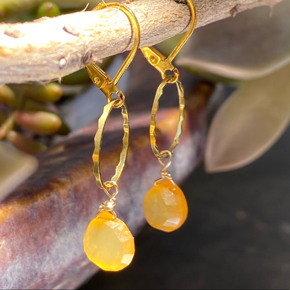 Host pick🥂Genuine Yellow chalcedony drop earrings - Picture 1 of 3